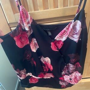 White House black market rosy top